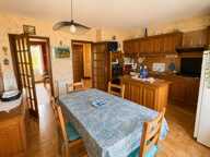 Maison familiale 210 m²  5 chambres  Terrain de plus de 4 200 m²  Garages et atelier — photo 4
