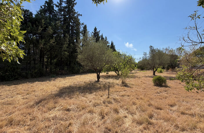 Terrain constructible de 1 265 m2 à Vézénobres, proche commodités — photo 3
