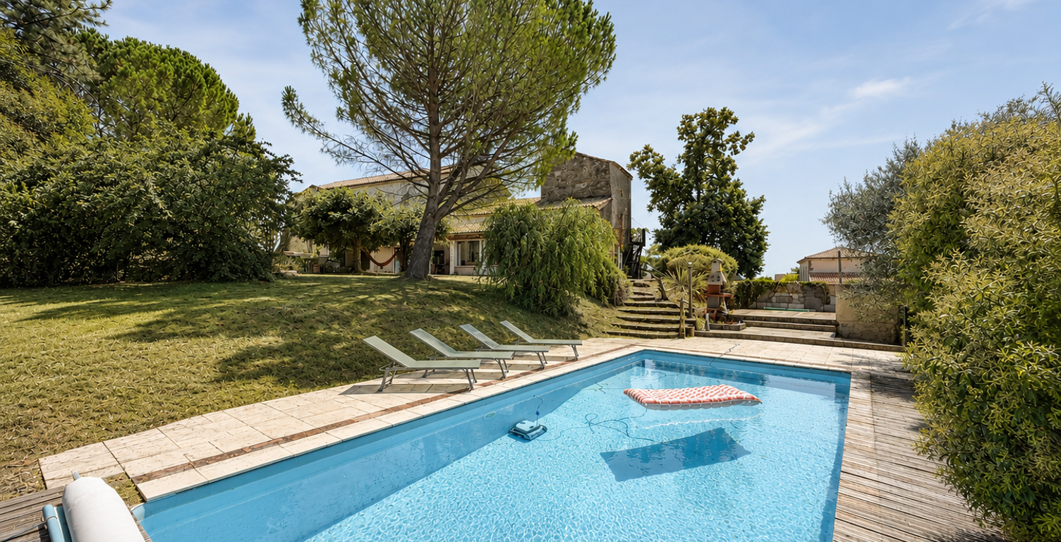 Maison en pierre rénovée avce piscine et vue imprenable — photo 1