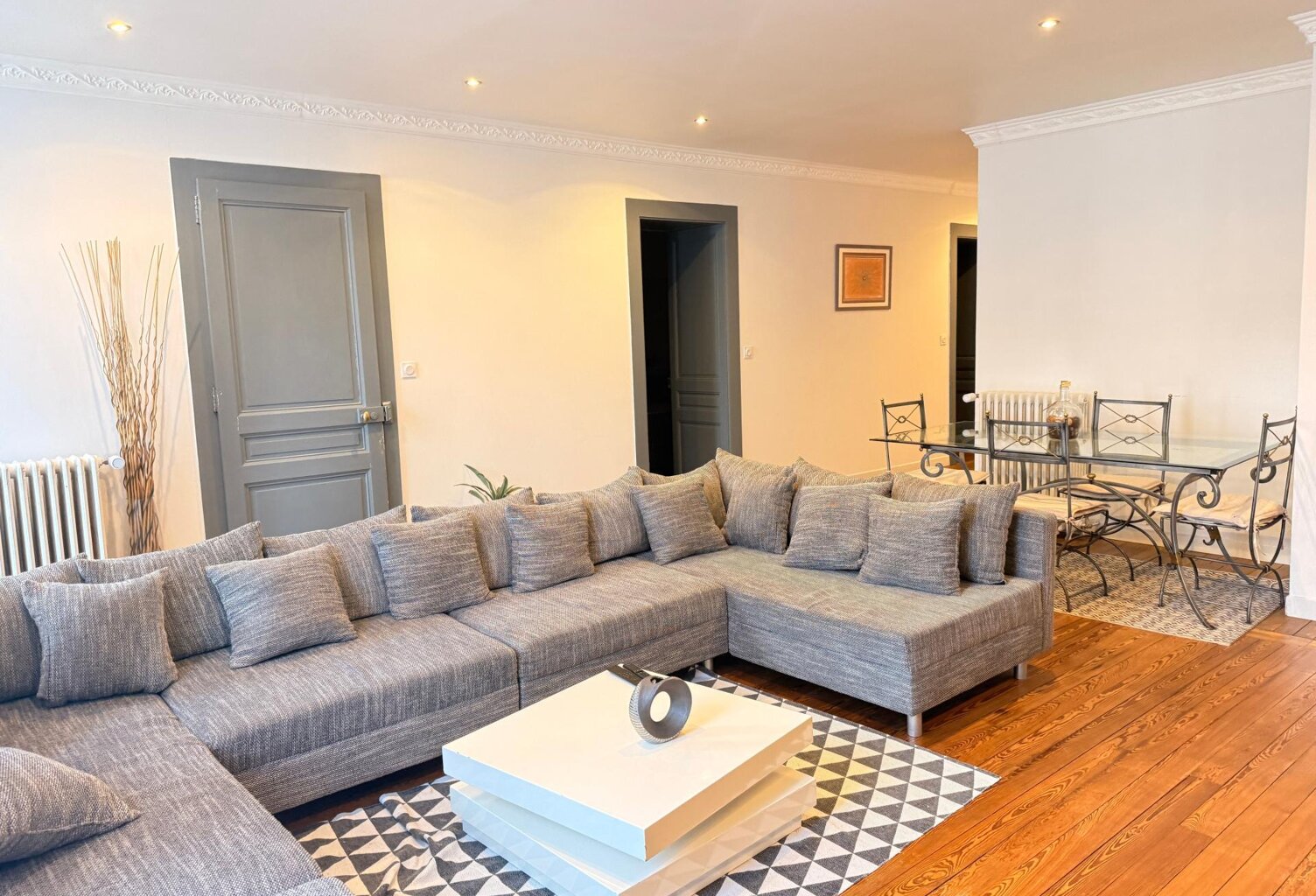 Appartement de standing de 121 m2, 3 ch, cave et jardin — photo 1