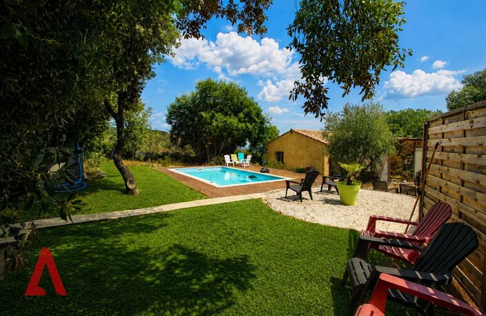 CAUSSINIOJOULS  PROPRIÉTÉ RARE AVEC MAISON, GÎTE INDÉPENDANT, PISCINE ET 1 470 M² DE TERRAIN  UN VÉRITABLE HAVRE DE PAIX  359.000 — photo 2