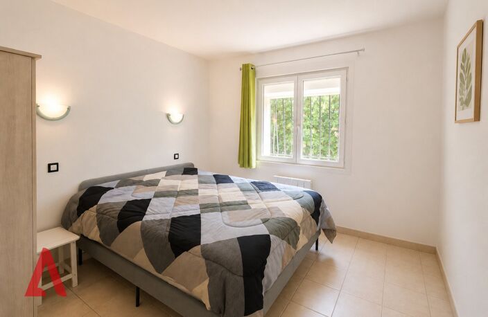 CAUSSINIOJOULS  PROPRIÉTÉ RARE AVEC MAISON, GÎTE INDÉPENDANT, PISCINE ET 1 470 M² DE TERRAIN  UN VÉRITABLE HAVRE DE PAIX  359.000 — photo 4