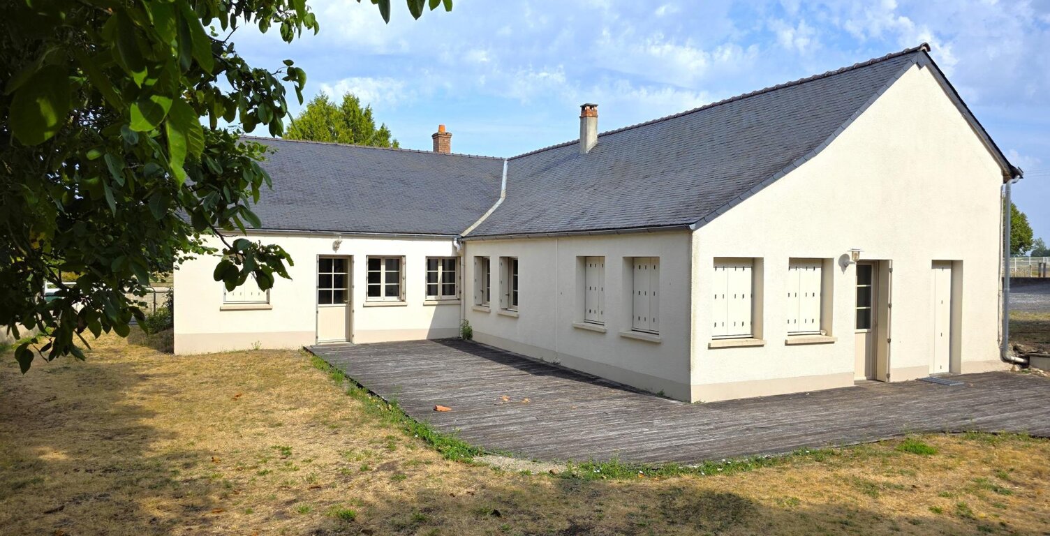Maison de bourg, sa vie de plain-pied, ses 6 chambres et son terrain en coeur de village ! — photo 1
