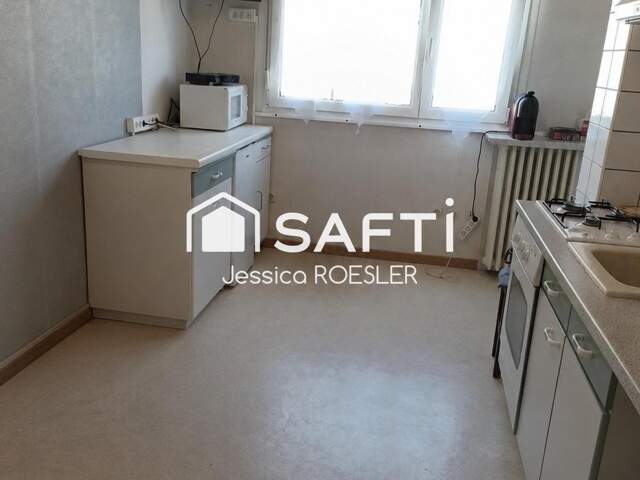 Appartement lumineux 2 pièces de 30 m² avec cave au sous sol, arrêt de bus et parc à proximité. — photo du bien