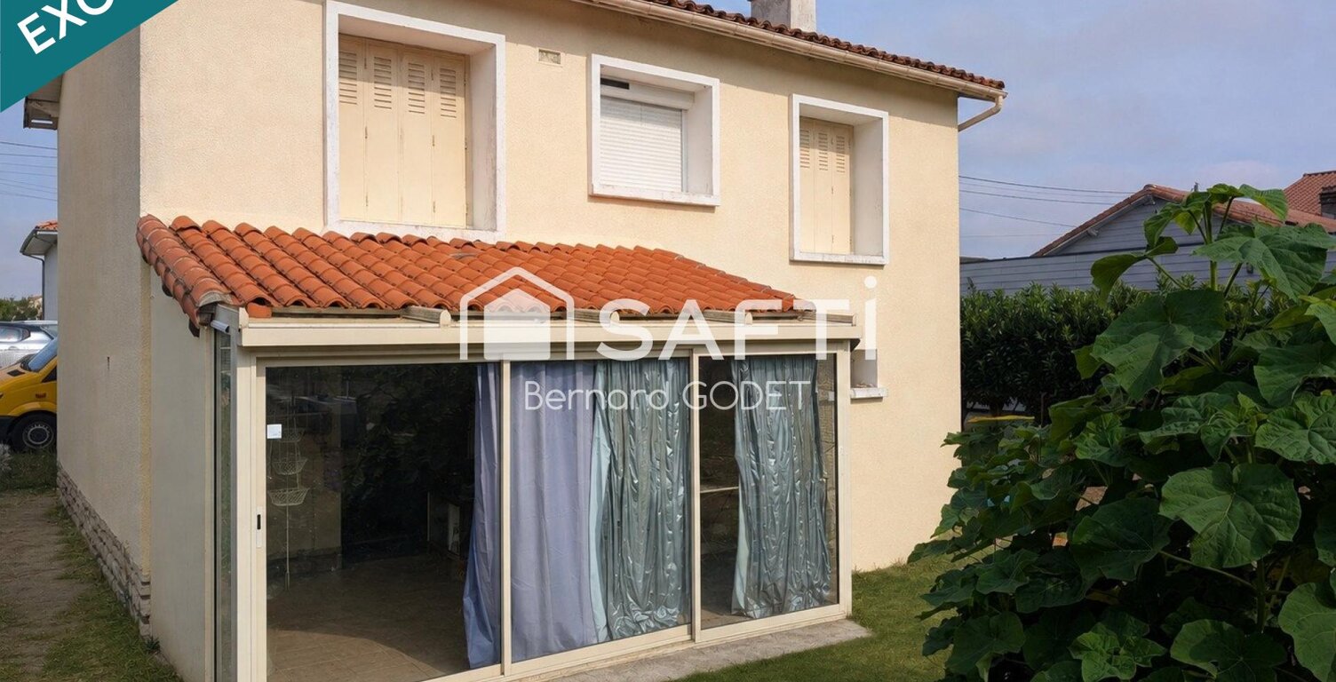 Maison avec jardin  Proche écoles et commerces  Civray — photo 1