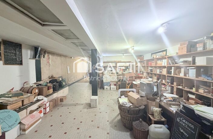 IMMEUBLE DE 3 LOGEMENTS + LOCAL COMMERCIAL AU CENTRE VILLE DE NIORT — photo 4