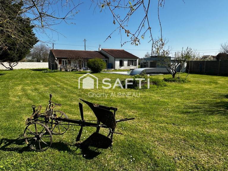 À vendre Maison de plain-pied avec piscine et grand terrain — photo 1