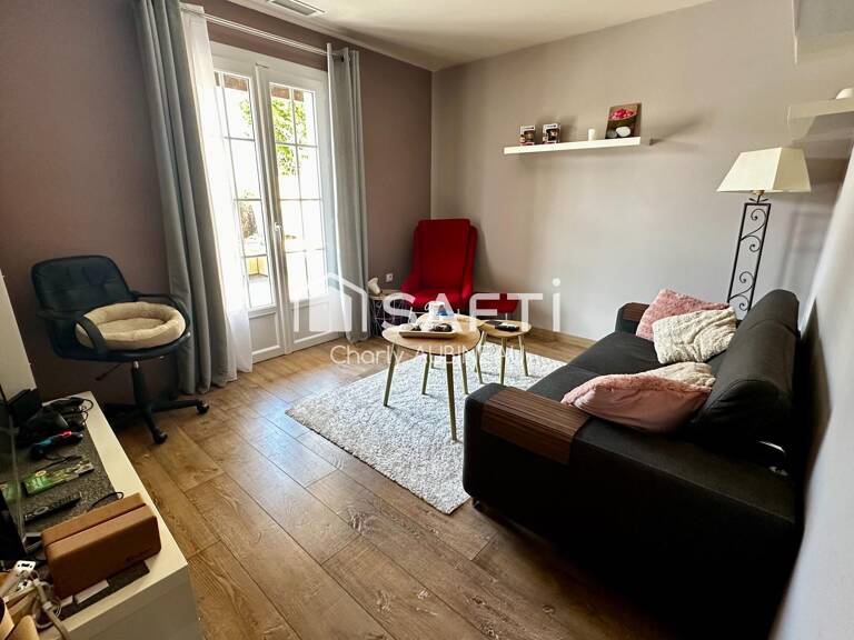 À vendre Maison de plain-pied avec piscine et grand terrain — photo 1