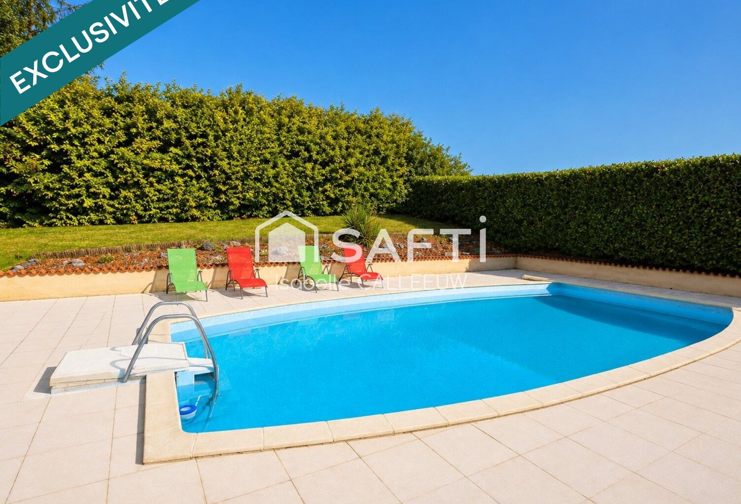 Deux maisons sous un même toit : piscine, 2 400 m² et DPE C, à 3 km de Chalais — photo 1