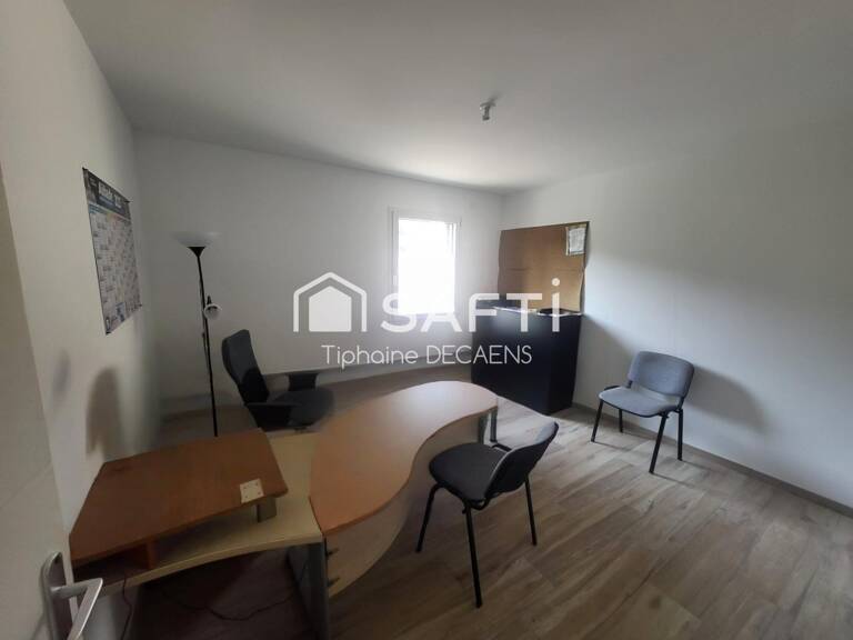 bureaux de disponible location de 1 / 2 ou 3 bureaux possible tous au meme etage (R+1), partie commune en RDC et WC a chaque niveaux — photo 1