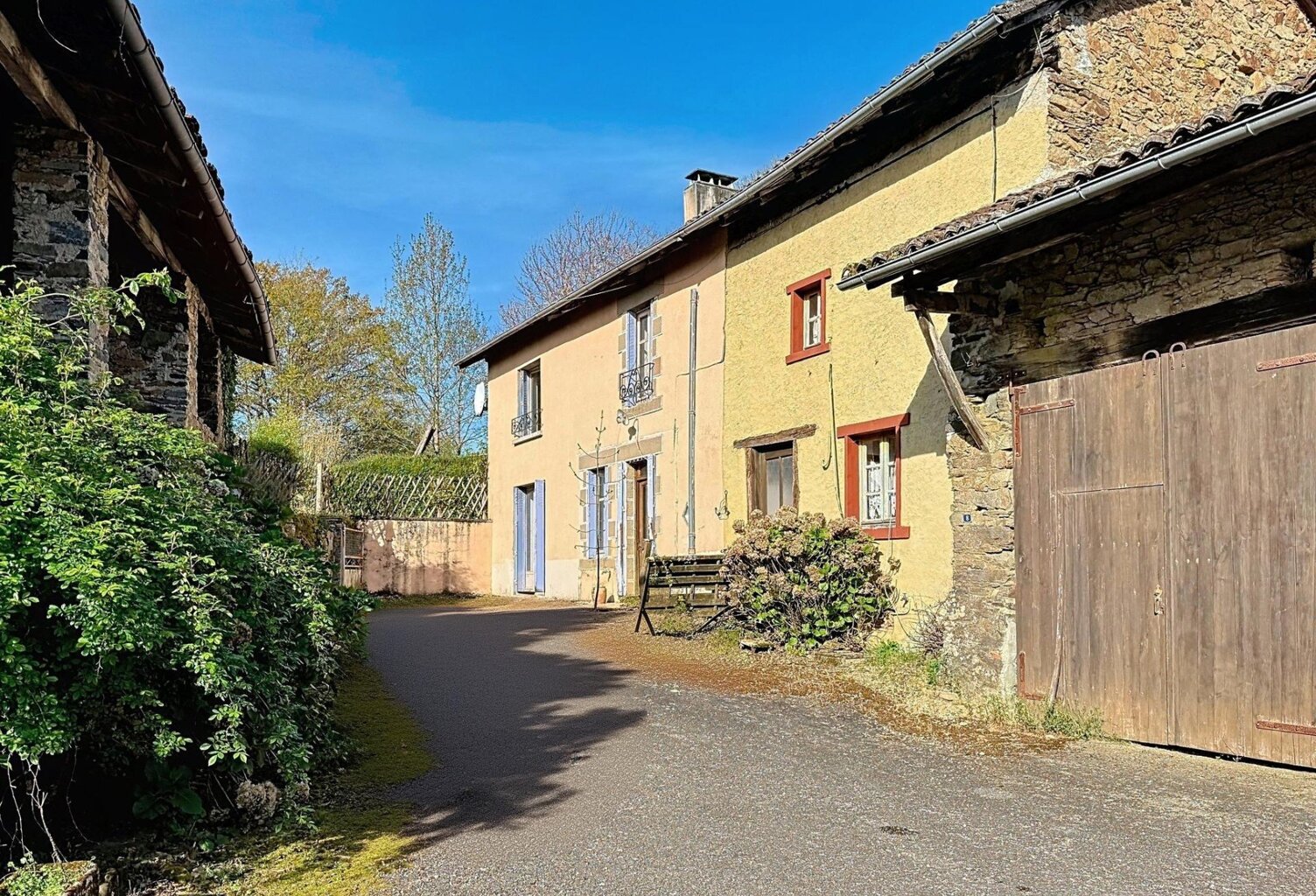 Ensemble  en pierre  , maison d'amis et grange  incluses ! — photo 1