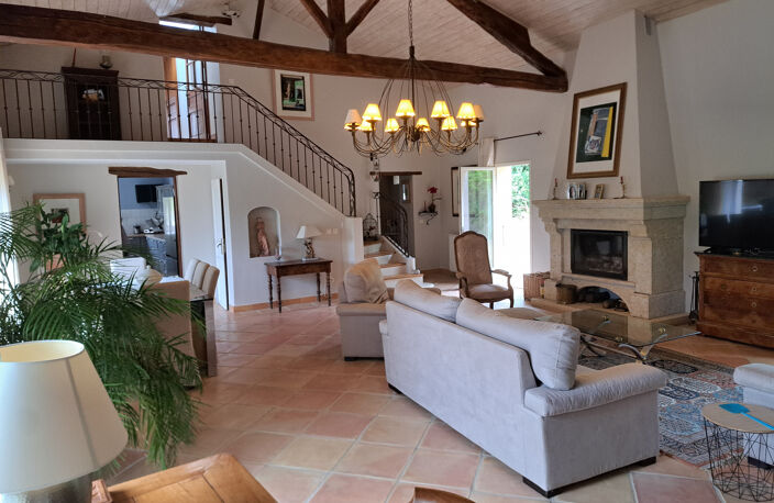 PROPRIETE AVEC MAISON-PISCINE-TERRAIN-LOCAL-BOIS — photo 3