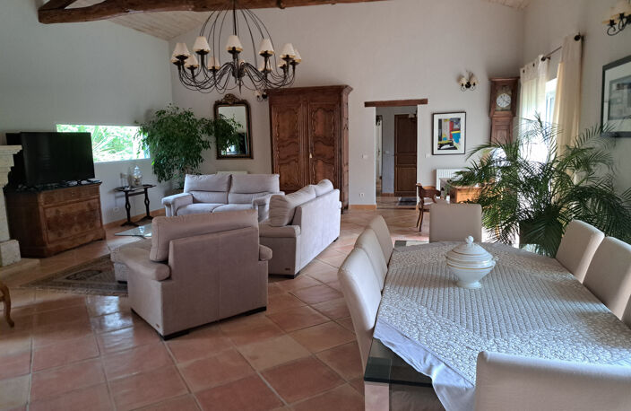 PROPRIETE AVEC MAISON-PISCINE-TERRAIN-LOCAL-BOIS — photo 4