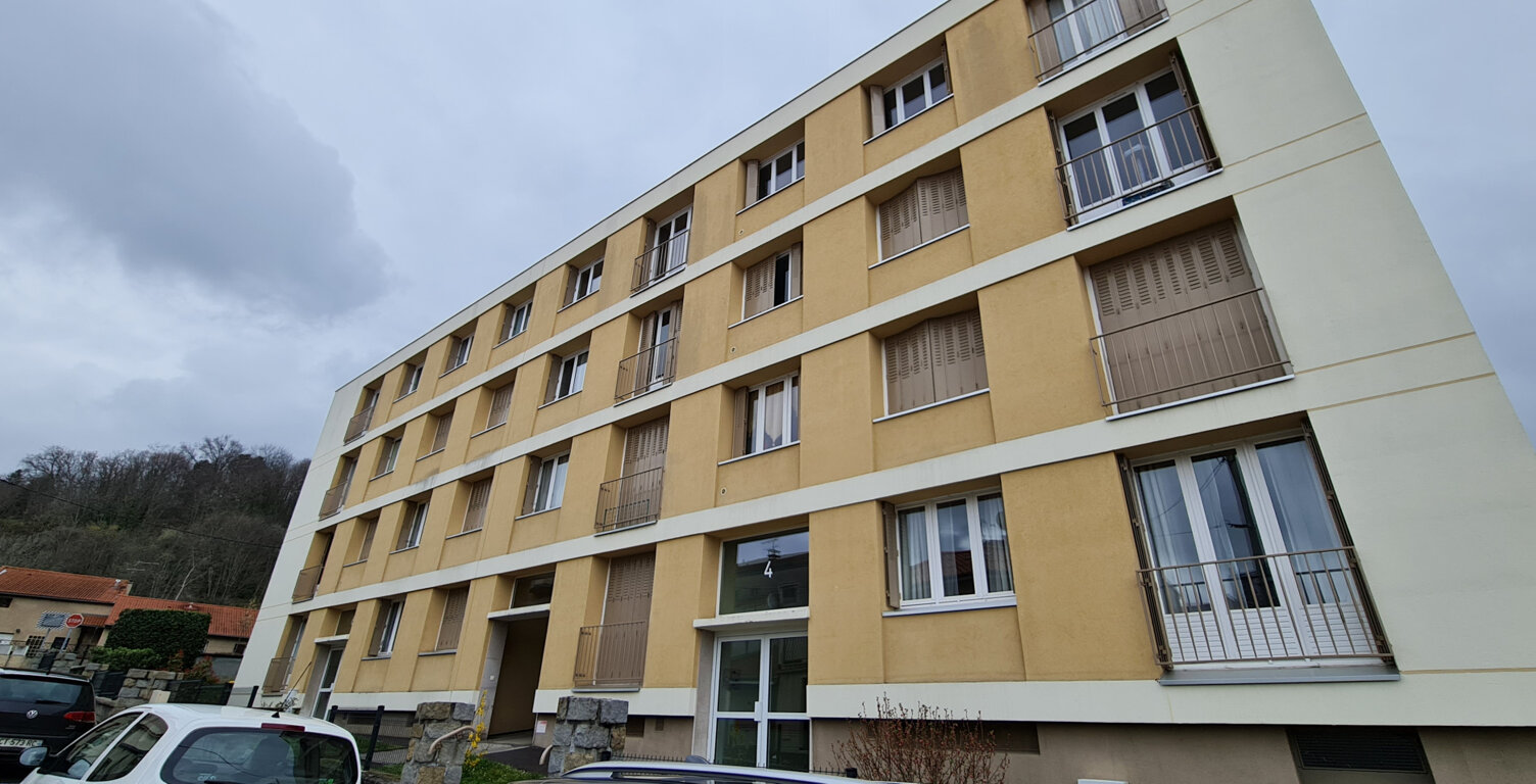 T2 - Parking et cave - Royat — photo 1