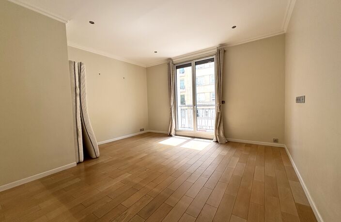 Avenue Paul Doumer – Appartement 5 pièces, 3 chambres, parking + une chambre de service — photo 2