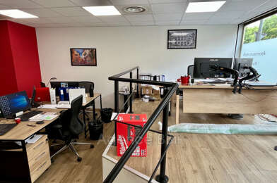 Commerce  276800 €