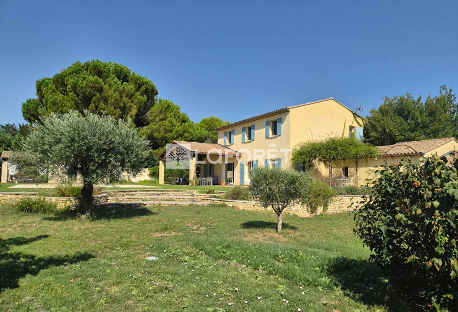 Maison Maubec 6 pièce(s) 209m2 — photo 1