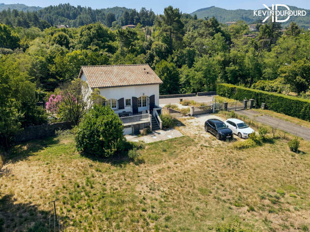 Maison de 70 m² sur un terrain de 1100 m² à PRADES — photo du bien
