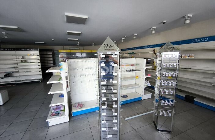 LOCAL COMMERCIAL A LOUER — photo 2