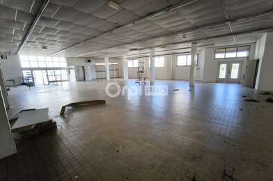 Local industriel  2500 €