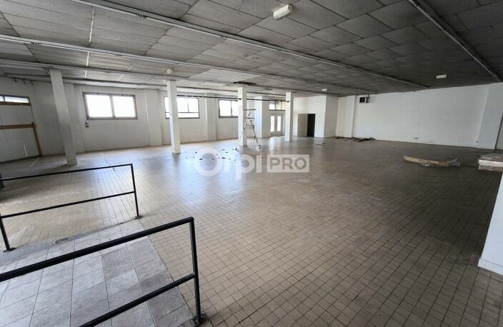 LOCAL PROFESSIONNEL A LOUER — photo 2