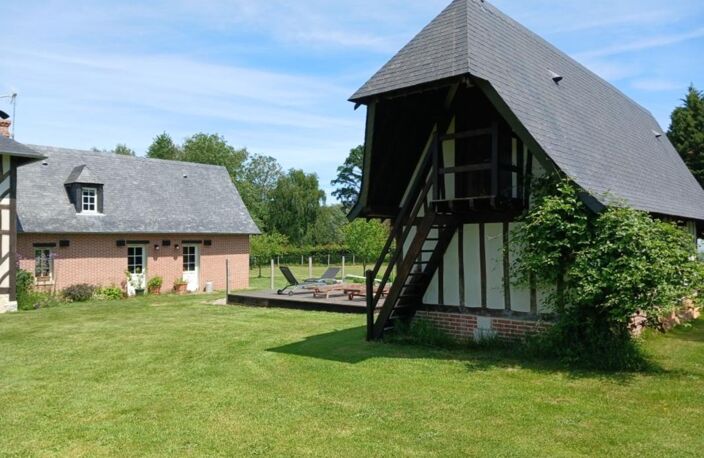 Maison de charme de 100 M2, 5 pièces 3 chambres avec une piscine et annexe sur un terrain de 4700 M2 à BONNEVILLE LA LOUVET (14) — photo 2