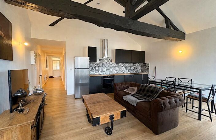 APPARTEMENT 3 PIÈCES 73M2 ENTIEREMENT RENOVÉ AVEC TERRASSE, QUARTIER HISTORIQUE DE LA VILLE — photo 3