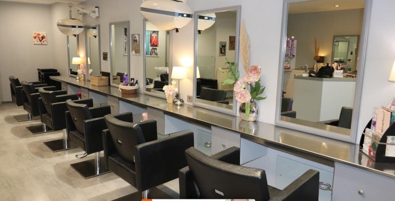 SALON DE COIFFURE A VENDRE A ROCHEFORT (17) — photo 1