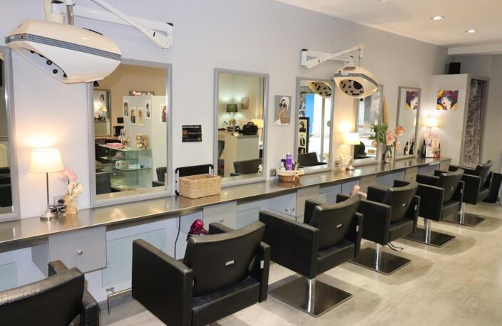 SALON DE COIFFURE A VENDRE A ROCHEFORT (17) — photo 5