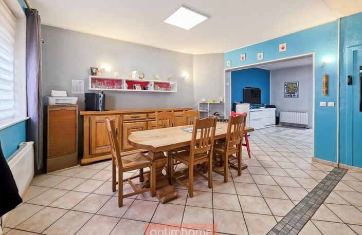 MAISON DE VILLE DE 146 M² – 4 CHAMBRES – BUREAU – COUR ET JARDIN — photo 4