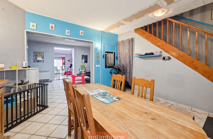 MAISON DE VILLE DE 146 M² – 4 CHAMBRES – BUREAU – COUR ET JARDIN — photo 5