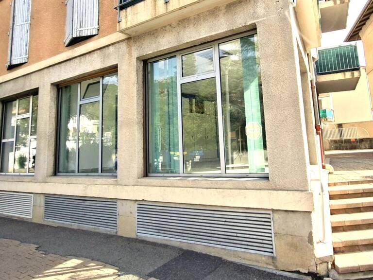 Emplacement N°1 — Local professionnel / Bureau de 67 m² avec double vitrine  Boulevard Victor Hugo à louer DIGNE LES BAINS (04) — photo 1