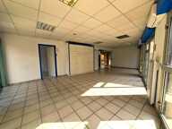 Emplacement N°1 — Local professionnel / Bureau de 67 m² avec double vitrine  Boulevard Victor Hugo à louer DIGNE LES BAINS (04) — photo 3