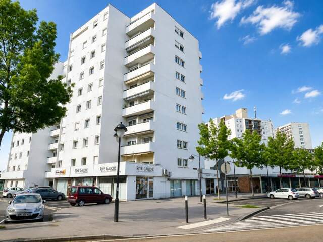 APPARTEMENT AVEC BALCON DANS RÉSIDENCE DE STANDING — photo du bien