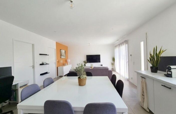 MAISON DE PLAIN-PIED TYPE 4 AVEC JARDIN ET PISCINE — photo 3