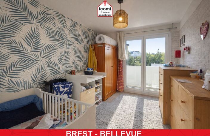 FINISTERE - Brest (29200) - A VENDRE - APPARTEMENT 74M² - 3 CHAMBRES - BALCON - CAVE - DALLE BETON - ASCENSEUR - COMMERCES A PROXIMITE — photo 4