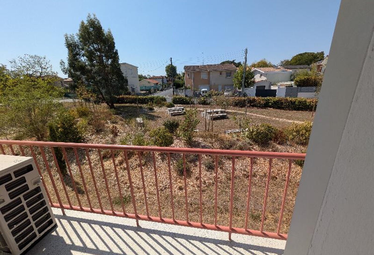T5 — photo 1