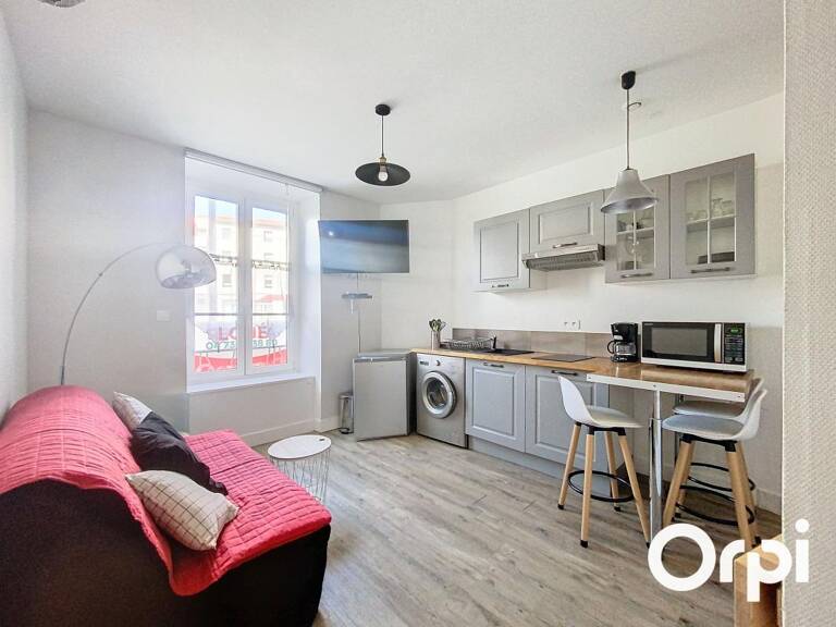 Ce lot de copropriété est astucieusement configuré en deux appartements indépendants, un studio et un T1bis. Faibles charges de copropriété — photo 1