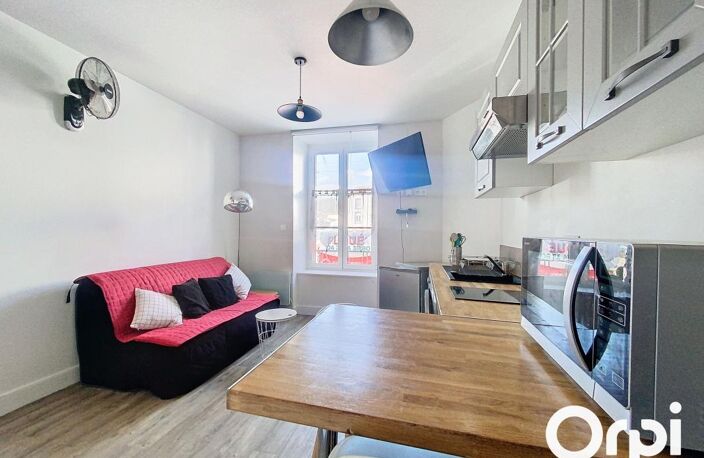 Ce lot de copropriété est astucieusement configuré en deux appartements indépendants, un studio et un T1bis. Faibles charges de copropriété — photo 2
