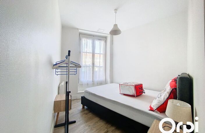 Ce lot de copropriété est astucieusement configuré en deux appartements indépendants, un studio et un T1bis. Faibles charges de copropriété — photo 4