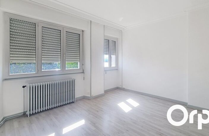   Appartement T4 avec jardin, garage et cave à louer – Saint-Flour — photo 2