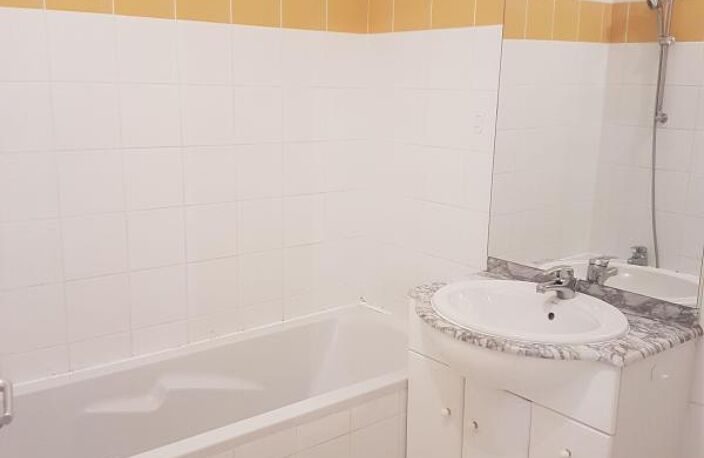 Appartement T3 avec balcon et parking Aire sur l’Adour — photo 4