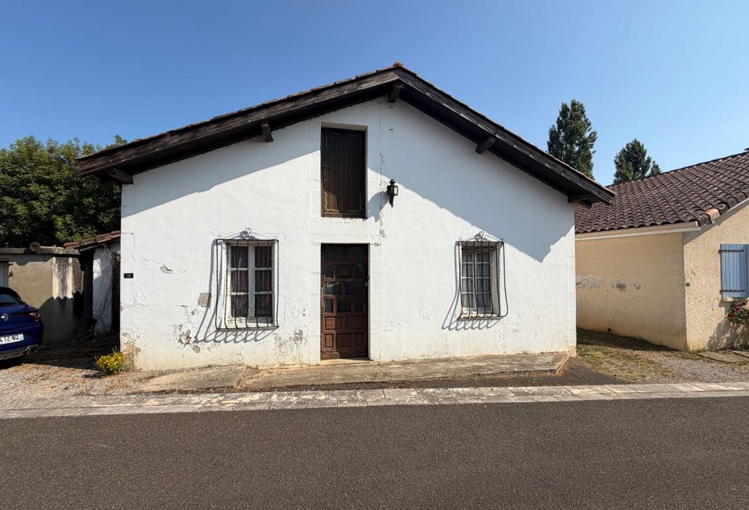 Maison à rénover en totalité avec jardin — photo 1