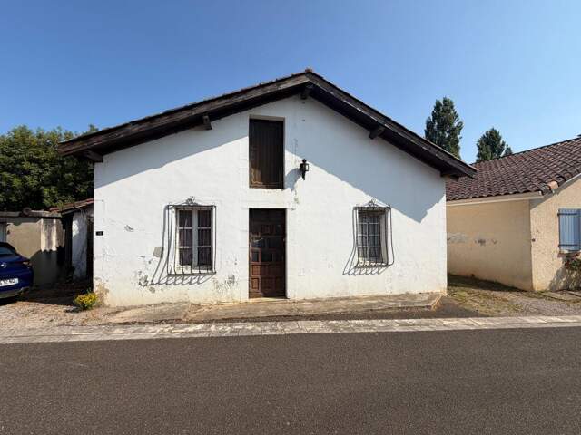 Maison à rénover en totalité avec jardin — photo du bien