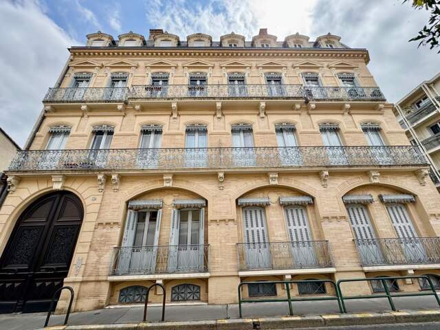 Appartement À Vendre — photo du bien