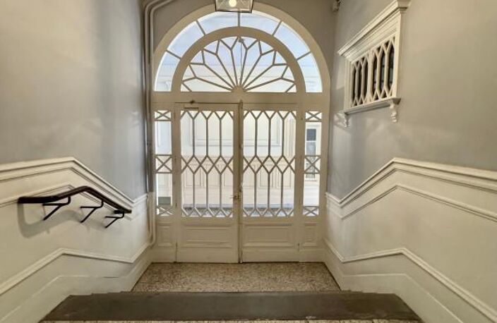Appartement À Vendre — photo 2