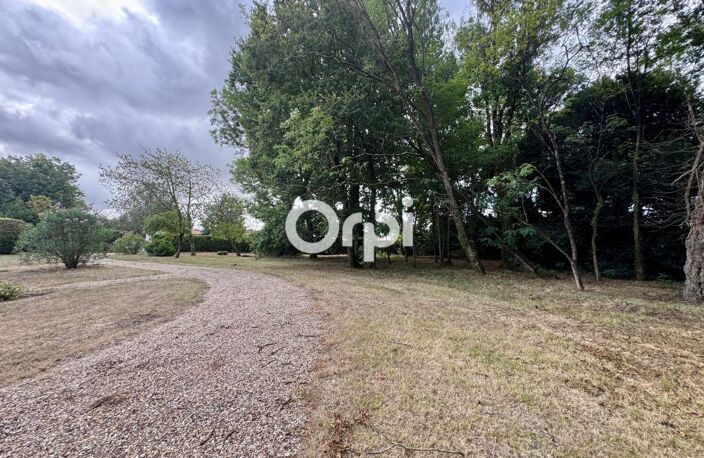 BREUILLET - MAISON CHARENTAISE - 260m² - 5900m² parcelle — photo 2