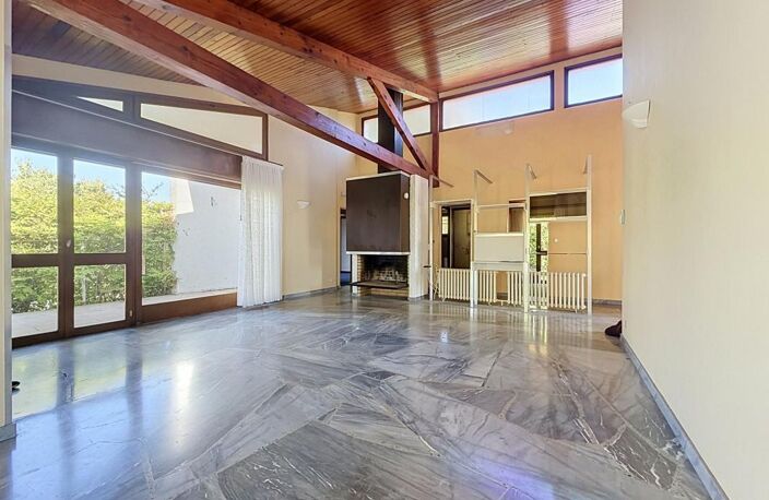 Maison d’architecte lumineuse avec 3 chambres, bureau, sous-sol et terrain de 964 m² — photo 3
