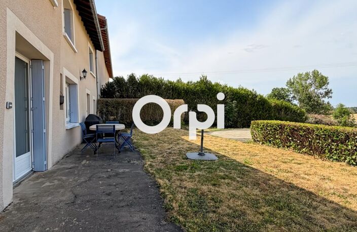 Corps de ferme avec 1 000 m² de dépendances et 3 ha attenants à Haute Rivoire — photo 4