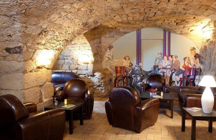Dpt Ardèche (07), à vendre proche de VALLON PONT D'ARC Murs d'un Hôtel Restaurant — photo 3